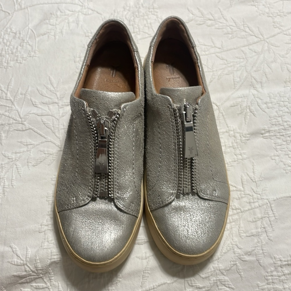 Frye Women's Leather Lena Zipper Low Silver Sneakers Womens Size 7M